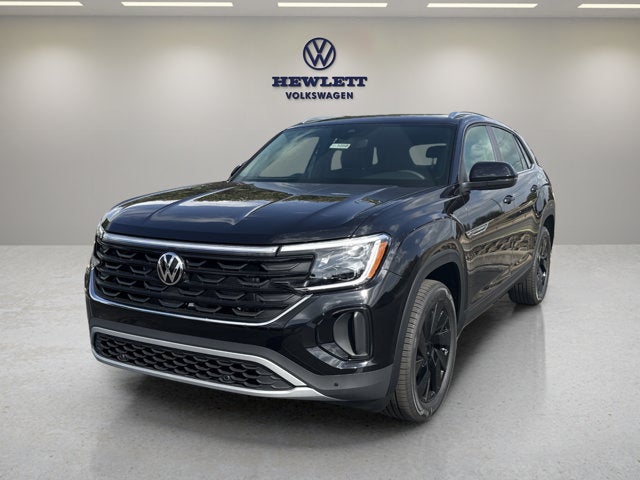 2026 Volkswagen Atlas Cross Sport 2.0T SE w/Technology and Panoramic Sunroof Package