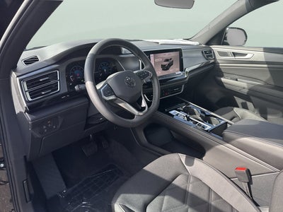 2026 Volkswagen Atlas Cross Sport 2.0T SE w/Technology and Panoramic Sunroof Package