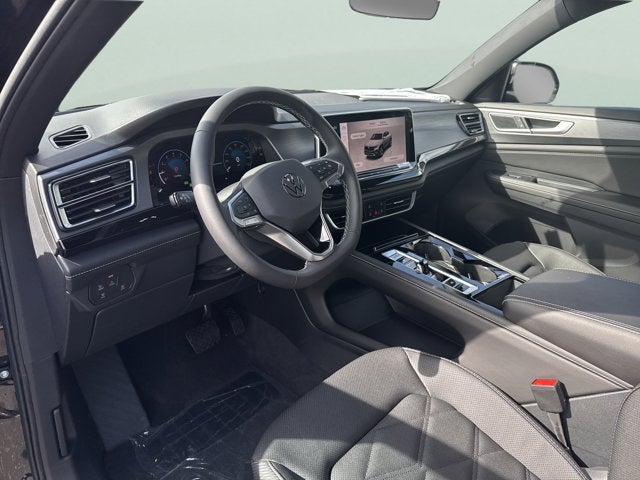 2026 Volkswagen Atlas Cross Sport 2.0T SE w/Technology and Panoramic Sunroof Package