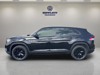 2026 Volkswagen Atlas Cross Sport 2.0T SE w/Technology and Panoramic Sunroof Package