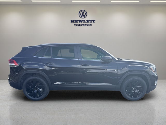 2026 Volkswagen Atlas Cross Sport 2.0T SE w/Technology and Panoramic Sunroof Package
