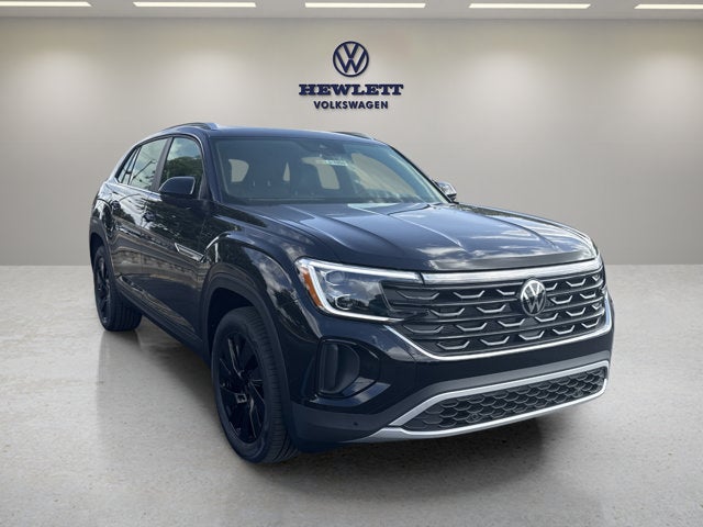 2026 Volkswagen Atlas Cross Sport 2.0T SE w/Technology and Panoramic Sunroof Package