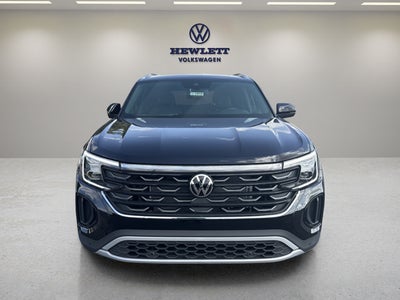 2026 Volkswagen Atlas Cross Sport 2.0T SE w/Technology and Panoramic Sunroof Package