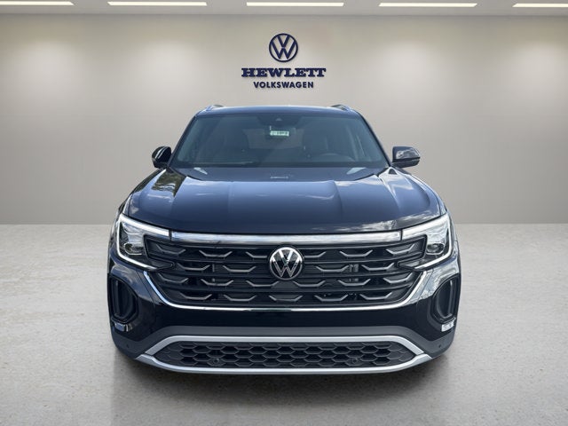 2026 Volkswagen Atlas Cross Sport 2.0T SE w/Technology and Panoramic Sunroof Package