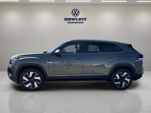 2026 Volkswagen Atlas Cross Sport 2.0T SE w/Technology and Panoramic Sunroof Package