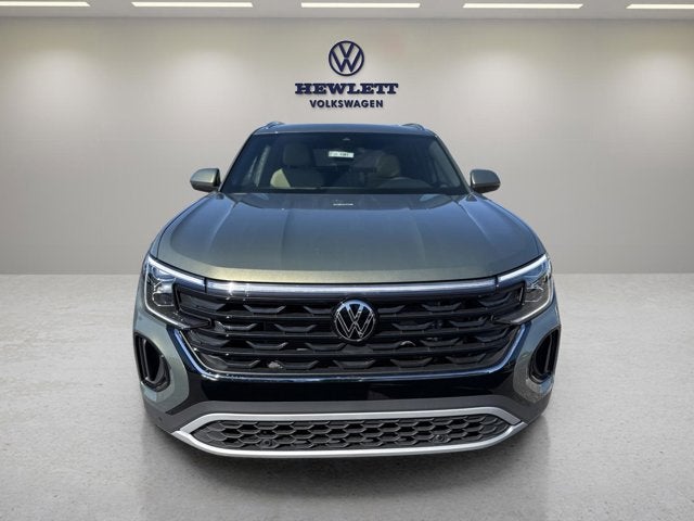 2026 Volkswagen Atlas Cross Sport 2.0T SE w/Technology and Panoramic Sunroof Package