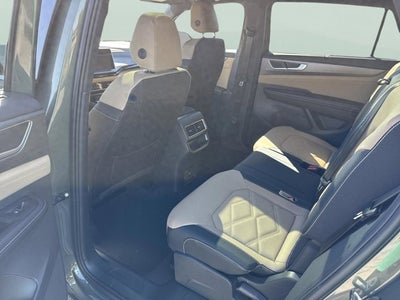 2026 Volkswagen Atlas Cross Sport 2.0T SE w/Technology and Panoramic Sunroof Package