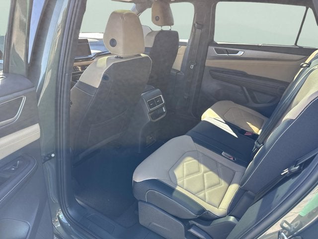 2026 Volkswagen Atlas Cross Sport 2.0T SE w/Technology and Panoramic Sunroof Package