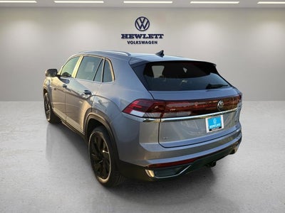 2026 Volkswagen Atlas Cross Sport 2.0T SE w/Technology and Panoramic Sunroof Package