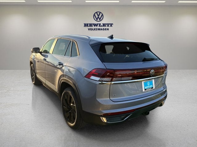 2026 Volkswagen Atlas Cross Sport 2.0T SE w/Technology and Panoramic Sunroof Package