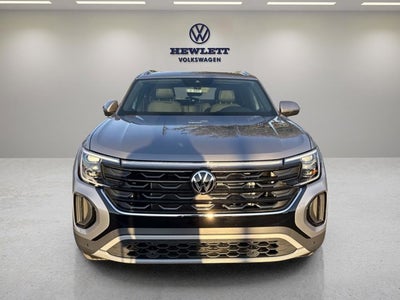 2026 Volkswagen Atlas Cross Sport 2.0T SE w/Technology and Panoramic Sunroof Package