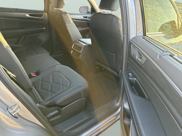 2026 Volkswagen Atlas Cross Sport 2.0T SE w/Technology and Panoramic Sunroof Package