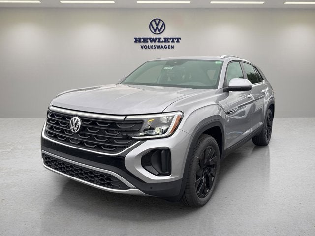 2026 Volkswagen Atlas Cross Sport 2.0T SE w/Technology and Panoramic Sunroof Package