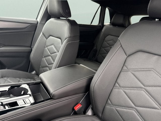 2026 Volkswagen Atlas Cross Sport 2.0T SE w/Technology and Panoramic Sunroof Package