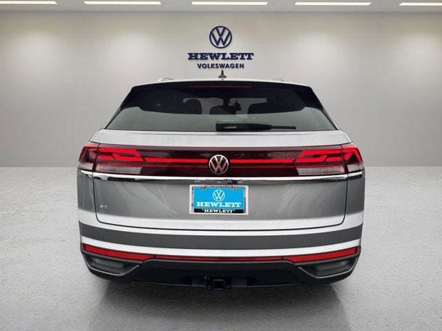 2026 Volkswagen Atlas Cross Sport 2.0T SE w/Technology and Panoramic Sunroof Package
