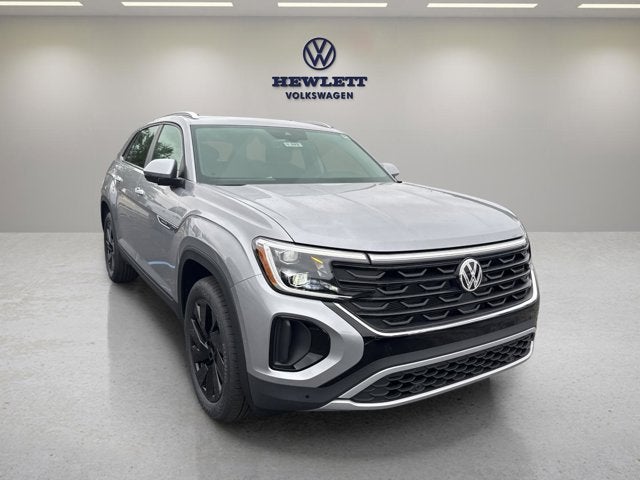 2026 Volkswagen Atlas Cross Sport 2.0T SE w/Technology and Panoramic Sunroof Package
