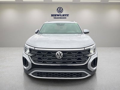 2026 Volkswagen Atlas Cross Sport 2.0T SE w/Technology and Panoramic Sunroof Package