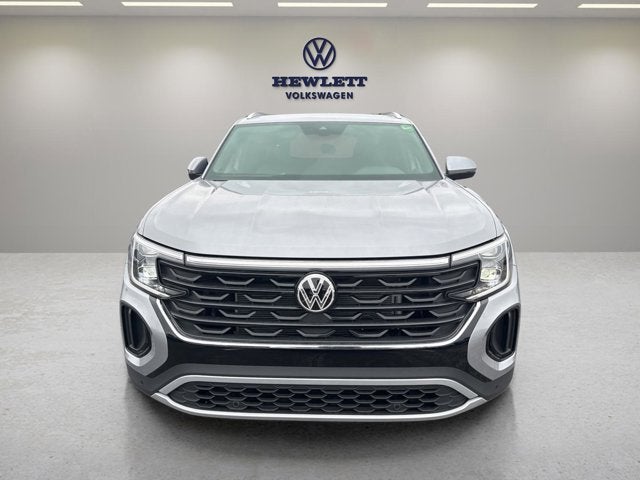2026 Volkswagen Atlas Cross Sport 2.0T SE w/Technology and Panoramic Sunroof Package