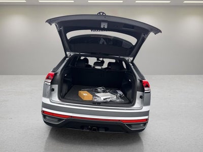 2026 Volkswagen Atlas Cross Sport 2.0T SE w/Technology and Panoramic Sunroof Package
