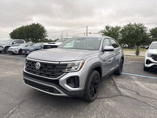 2026 Volkswagen Atlas Cross Sport 2.0T SE w/Technology and Panoramic Sunroof Package