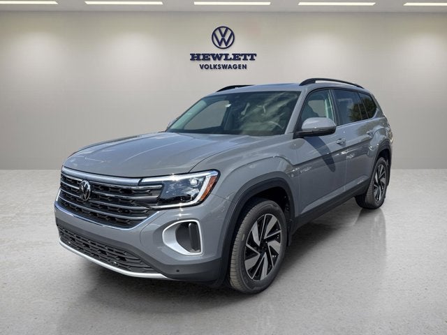 2026 Volkswagen Atlas 2.0T SE w/Technology and Panoramic Sunroof Package