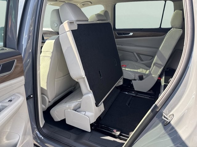 2026 Volkswagen Atlas 2.0T SE w/Technology and Panoramic Sunroof Package