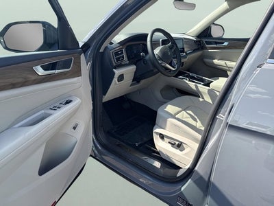 2026 Volkswagen Atlas 2.0T SE w/Technology and Panoramic Sunroof Package