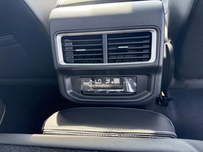 2026 Volkswagen Atlas 2.0T SE w/Technology and Panoramic Sunroof Package