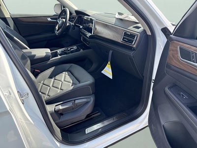 2026 Volkswagen Atlas 2.0T SE w/Technology and Panoramic Sunroof Package