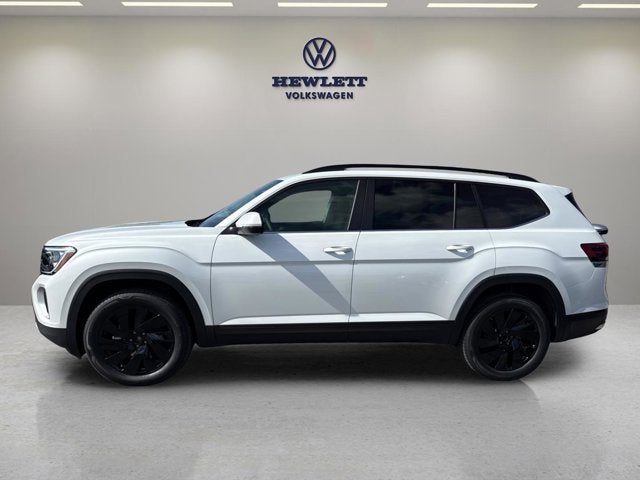 2026 Volkswagen Atlas 2.0T SE w/Technology and Panoramic Sunroof Package