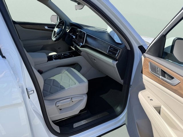 2026 Volkswagen Atlas 2.0T SE w/Technology with Captain's Chairs and Panoramic Sunroof Package