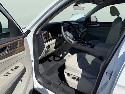 2026 Volkswagen Atlas 2.0T SE w/Technology with Captain's Chairs and Panoramic Sunroof Package