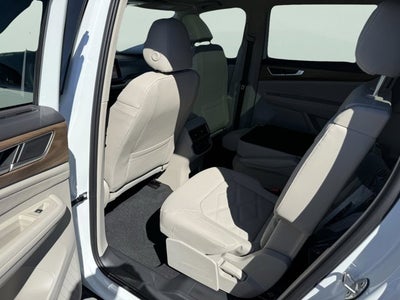 2026 Volkswagen Atlas 2.0T SE w/Technology with Captain's Chairs and Panoramic Sunroof Package