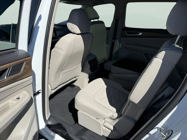 2026 Volkswagen Atlas 2.0T SE w/Technology with Captain's Chairs and Panoramic Sunroof Package