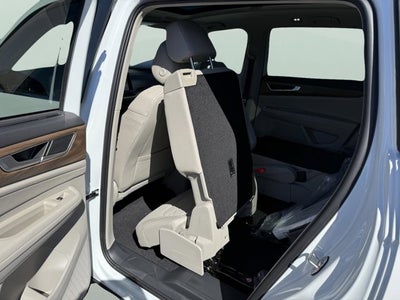 2026 Volkswagen Atlas 2.0T SE w/Technology with Captain's Chairs and Panoramic Sunroof Package