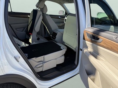 2026 Volkswagen Atlas 2.0T SE w/Technology with Captain's Chairs and Panoramic Sunroof Package