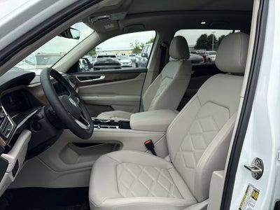 2026 Volkswagen Atlas 2.0T SE w/Technology and Panoramic Sunroof Package