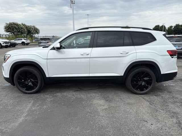 2026 Volkswagen Atlas 2.0T SE w/Technology and Panoramic Sunroof Package