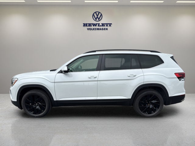 2026 Volkswagen Atlas 2.0T SE w/Technology and Panoramic Sunroof Package