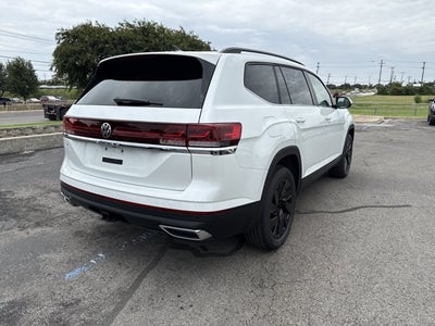 2026 Volkswagen Atlas 2.0T SE w/Technology and Panoramic Sunroof Package