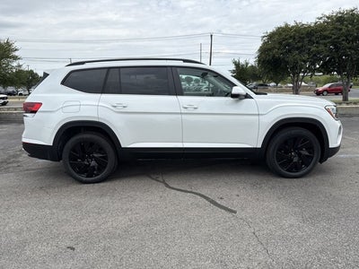 2026 Volkswagen Atlas 2.0T SE w/Technology and Panoramic Sunroof Package
