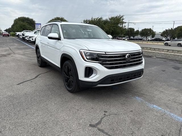 2026 Volkswagen Atlas 2.0T SE w/Technology and Panoramic Sunroof Package