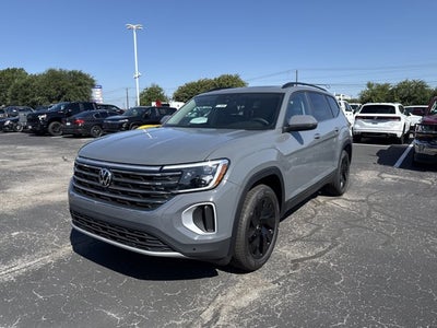 2026 Volkswagen Atlas 2.0T SE w/Technology and Panoramic Sunroof Package