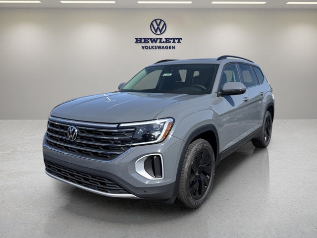 2026 Volkswagen Atlas 2.0T SE w/Technology and Panoramic Sunroof Package