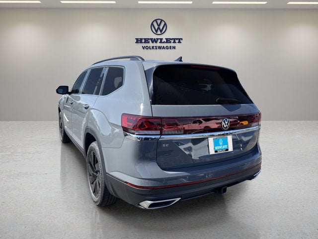 2026 Volkswagen Atlas 2.0T SE w/Technology and Panoramic Sunroof Package