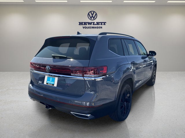 2026 Volkswagen Atlas 2.0T SE w/Technology and Panoramic Sunroof Package