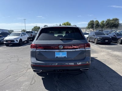 2026 Volkswagen Atlas 2.0T SE w/Technology and Panoramic Sunroof Package