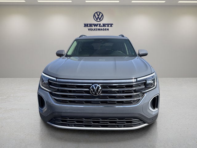 2026 Volkswagen Atlas 2.0T SE w/Technology and Panoramic Sunroof Package