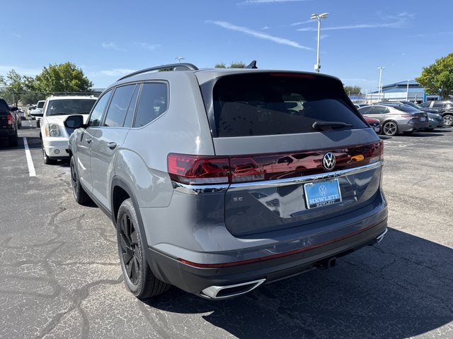 2026 Volkswagen Atlas 2.0T SE w/Technology and Panoramic Sunroof Package