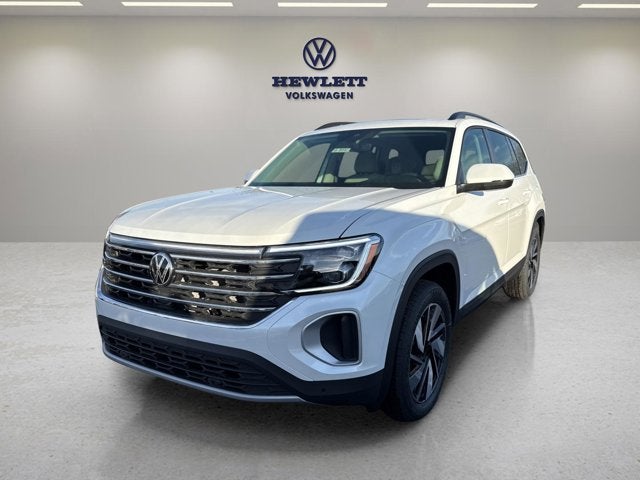 2026 Volkswagen Atlas 2.0T SE w/Technology and Panoramic Sunroof Package